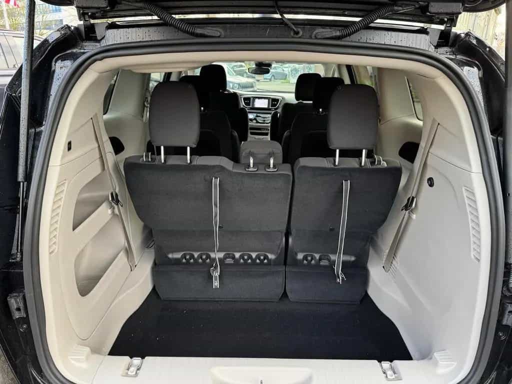 Chrysler Pacifica 3.6l V6 SXT 07/2025-photo-8