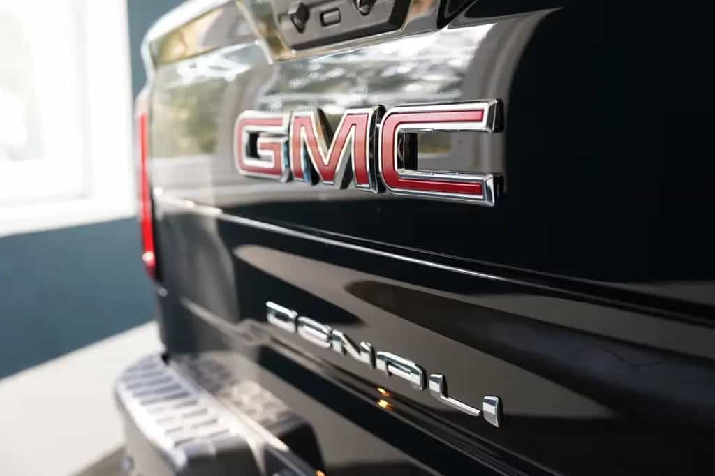 GMC Sierra Denali 6.2L V8 426PS null-photo-9
