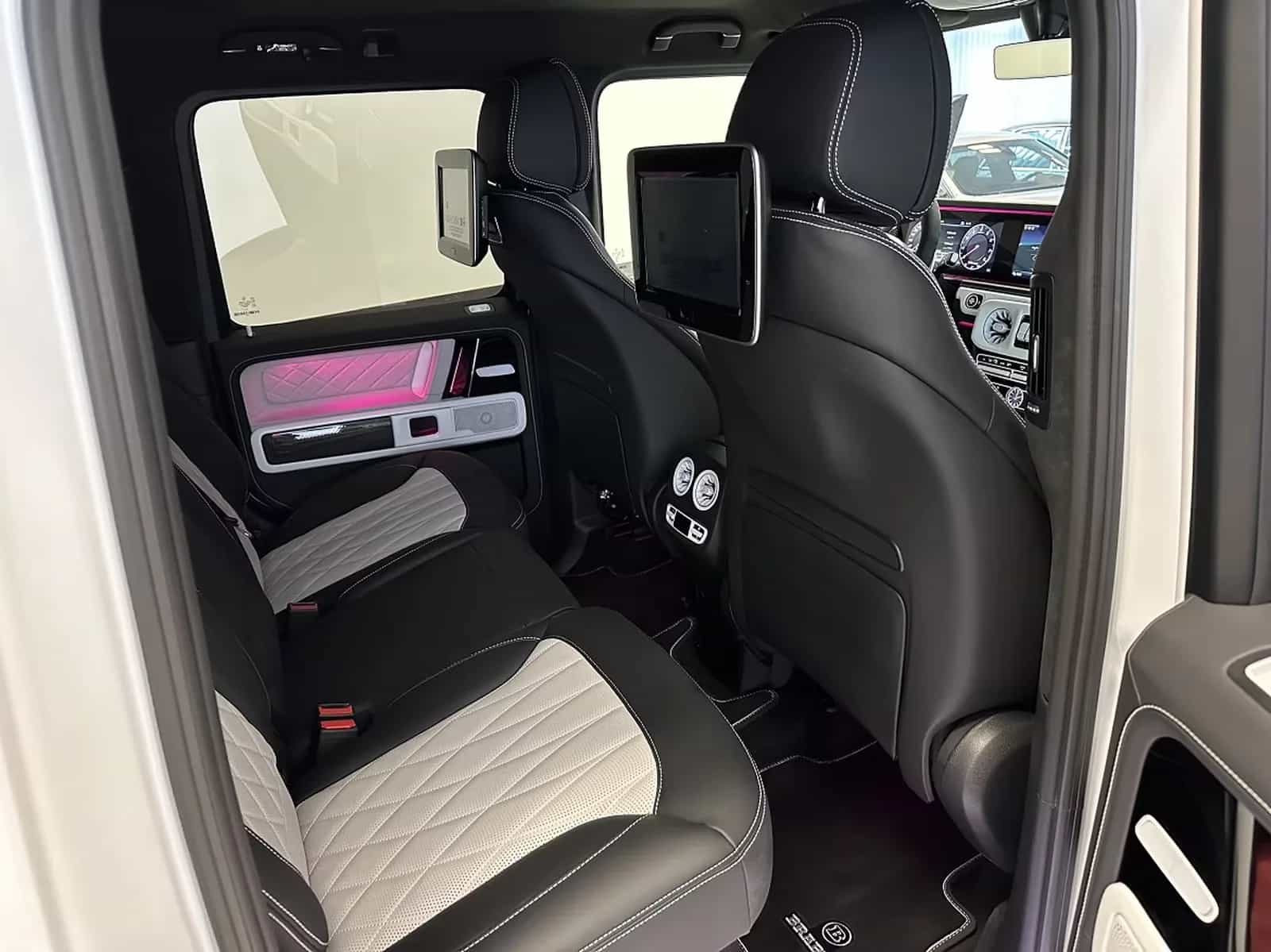 Mercedes-Benz G-Class 63 AMG 01/2023-photo-16