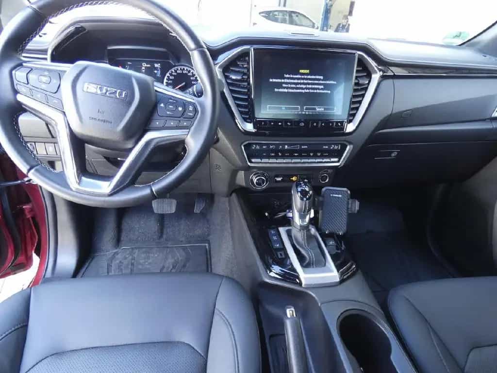 Isuzu D-Max Double Cab 4WD V-CROSS 09/2024-photo-6