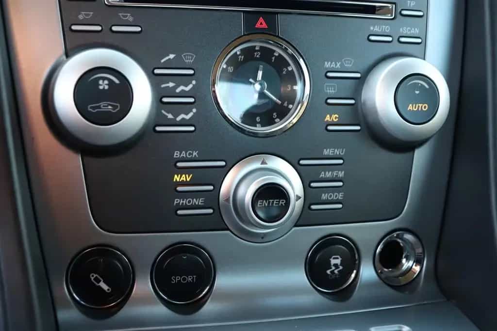 Aston Martin DB9 6.0 V12 Coupé Touchtronic ++2.HAND+SHZ+PDC++ 01/2012-photo-12