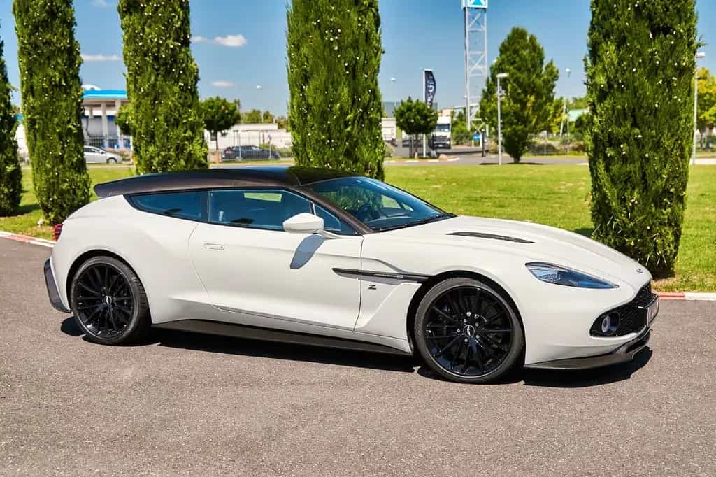Aston Martin Vanquish Zagato Edition Nr. 22 of 99 04/2019-photo-5
