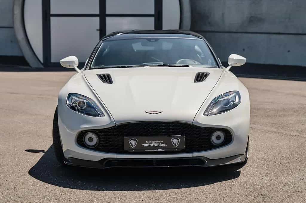Aston Martin Vanquish Zagato Edition Nr. 22 of 99 04/2019-photo-6