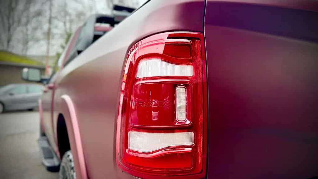 Dodge Limited DIESEL*BÜGEL*NAVI*AHK*GARANTIE 12/2021-photo-28