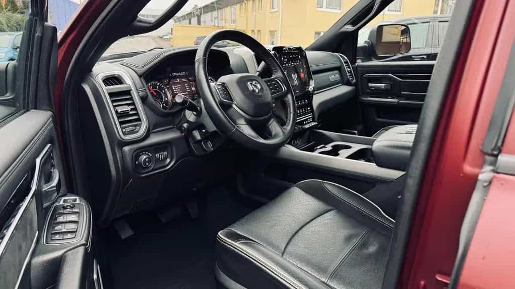 Dodge Limited DIESEL*BÜGEL*NAVI*AHK*GARANTIE 12/2021-photo-34