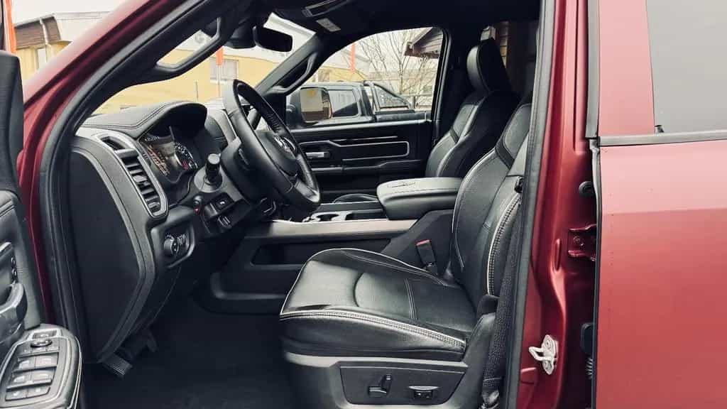 Dodge Limited DIESEL*BÜGEL*NAVI*AHK*GARANTIE 12/2021-photo-35