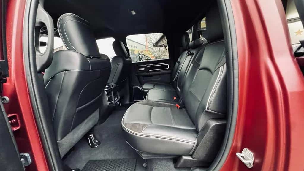Dodge Limited DIESEL*BÜGEL*NAVI*AHK*GARANTIE 12/2021-photo-38