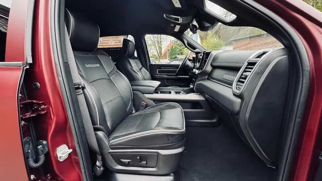 Dodge Limited DIESEL*BÜGEL*NAVI*AHK*GARANTIE 12/2021-photo-41