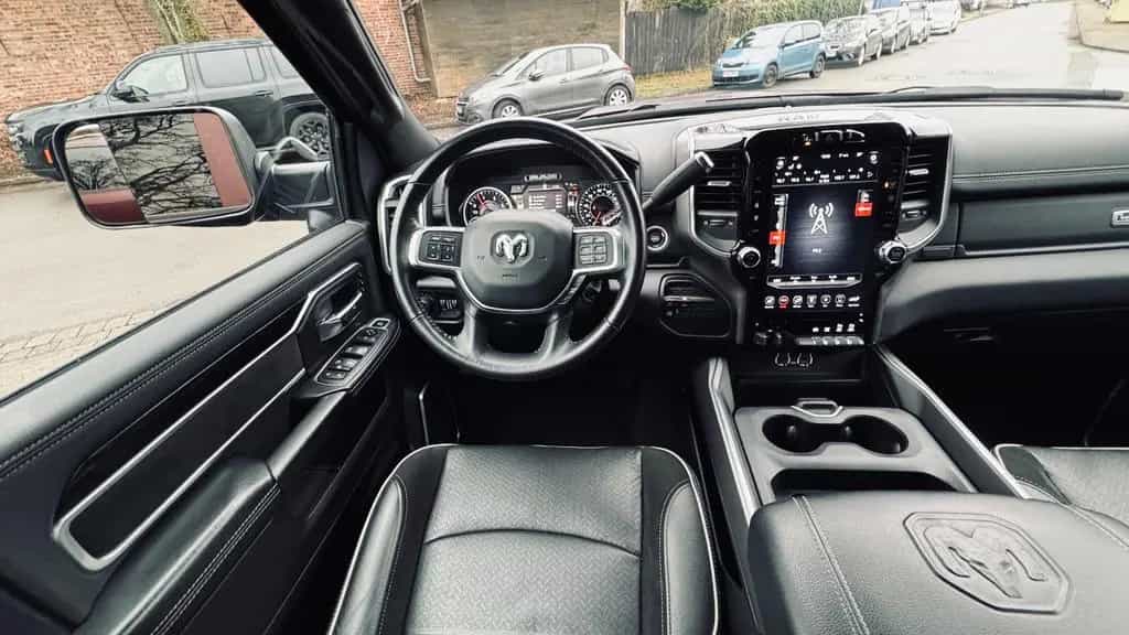 Dodge Limited DIESEL*BÜGEL*NAVI*AHK*GARANTIE 12/2021-photo-47
