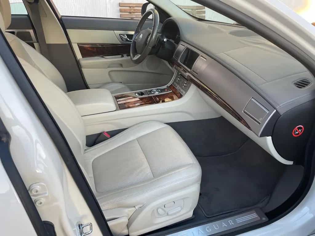 Jaguar XF 4.2 L V8 Premium Luxury / 3.Hand / Scheckheft 06/2009-photo-5