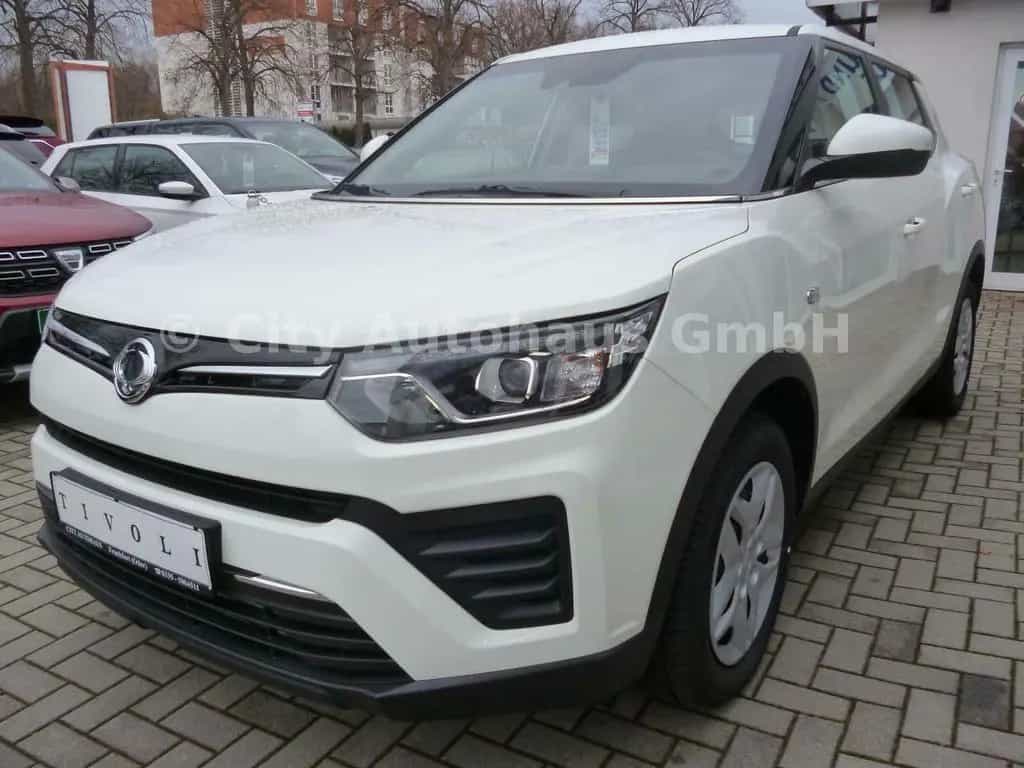 Ssangyong Tivoli 2WD CRYSTAL KLIMA ZV RadioDAB Winterräder 09/2024-photo-2