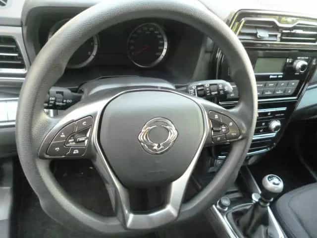 Ssangyong Tivoli 2WD CRYSTAL KLIMA ZV RadioDAB Winterräder 09/2024-photo-7