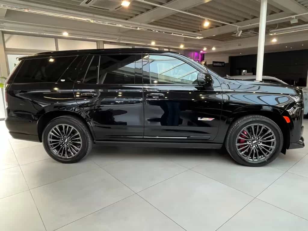 Cadillac Escalade V-Series 6.2 V8 Kompressor 02/2025-photo-1