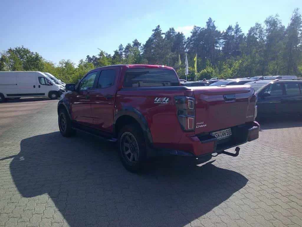 Isuzu D-Max Double Cab 4WD Autm. V-Cross 01/2025-photo-2