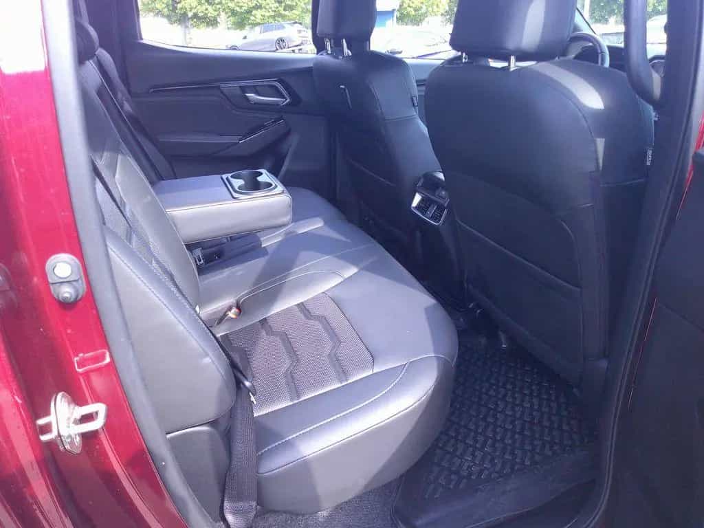 Isuzu D-Max Double Cab 4WD Autm. V-Cross 01/2025-photo-8