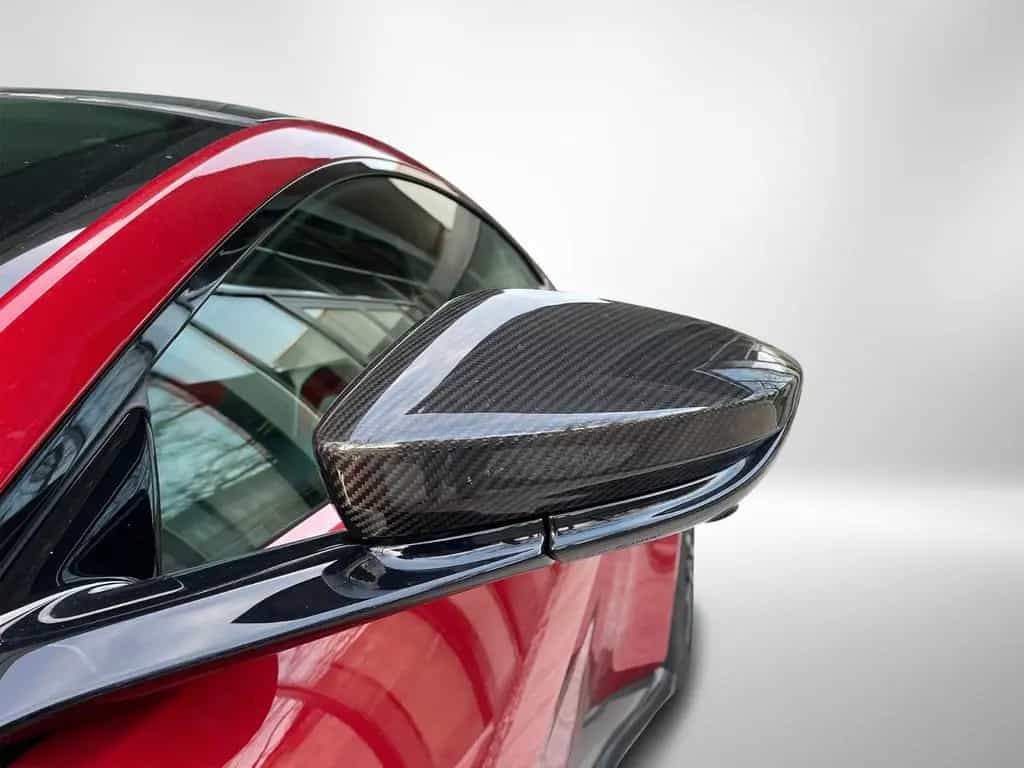 Aston Martin V12 Vantage - Carbon Packs/Homelink/Livery 09/2022-photo-2