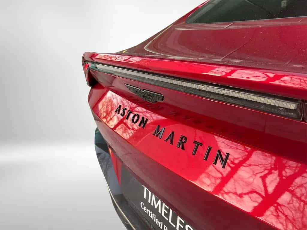 Aston Martin V12 Vantage - Carbon Packs/Homelink/Livery 09/2022-photo-24