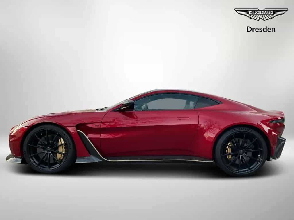 Aston Martin V12 Vantage - Carbon Packs/Homelink/Livery 09/2022-photo-4
