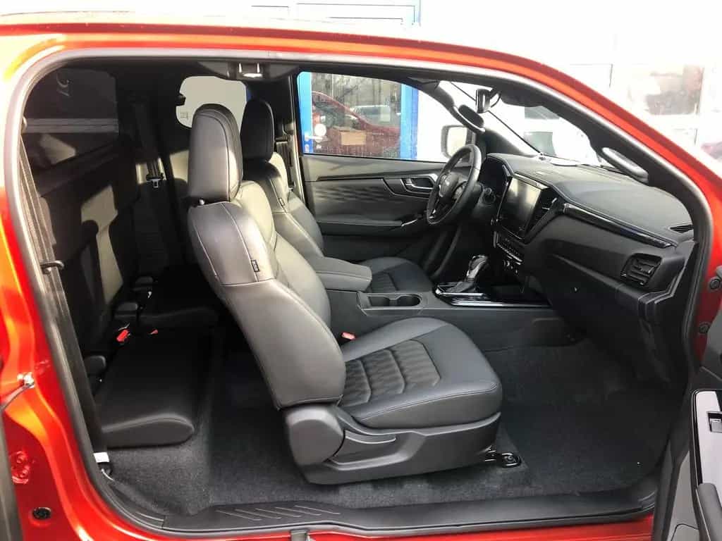 Isuzu D-Max Space Cab V-Cross AT +Kabinen vorbereitet+ 08/2025-photo-11