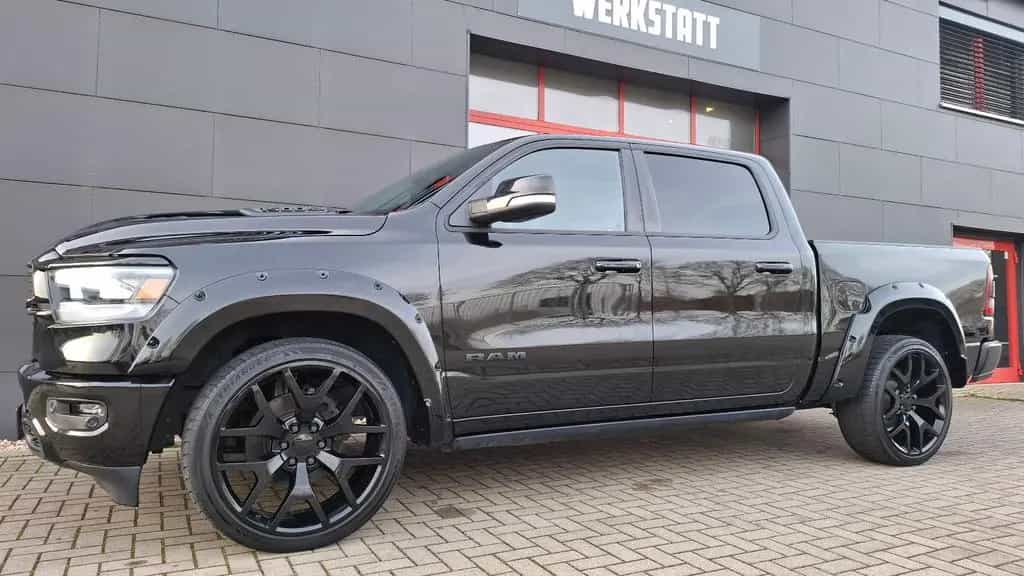 Dodge RAM 5.7 LARAMIE SPORT NIGHT LED 24" Pano LPG 07/2021-photo-1