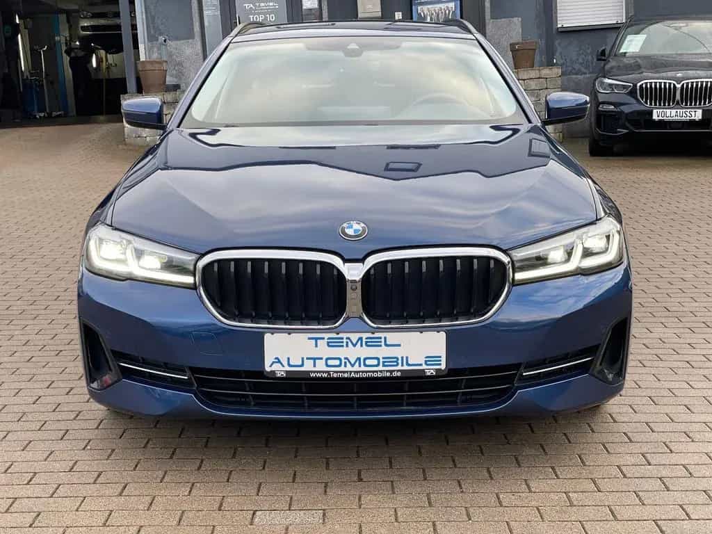 BMW 520 d Touring*S-HEFT*8xFACH*NAVI*LED*360°KAMERA* 11/2020-photo-1