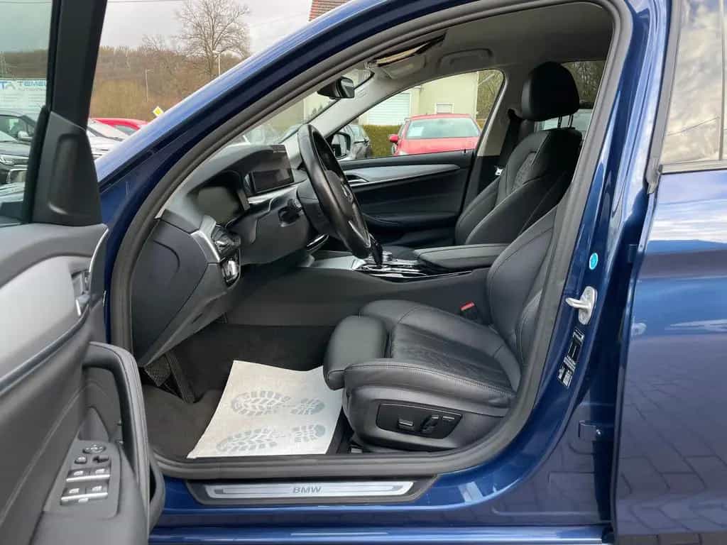 BMW 520 d Touring*S-HEFT*8xFACH*NAVI*LED*360°KAMERA* 11/2020-photo-10