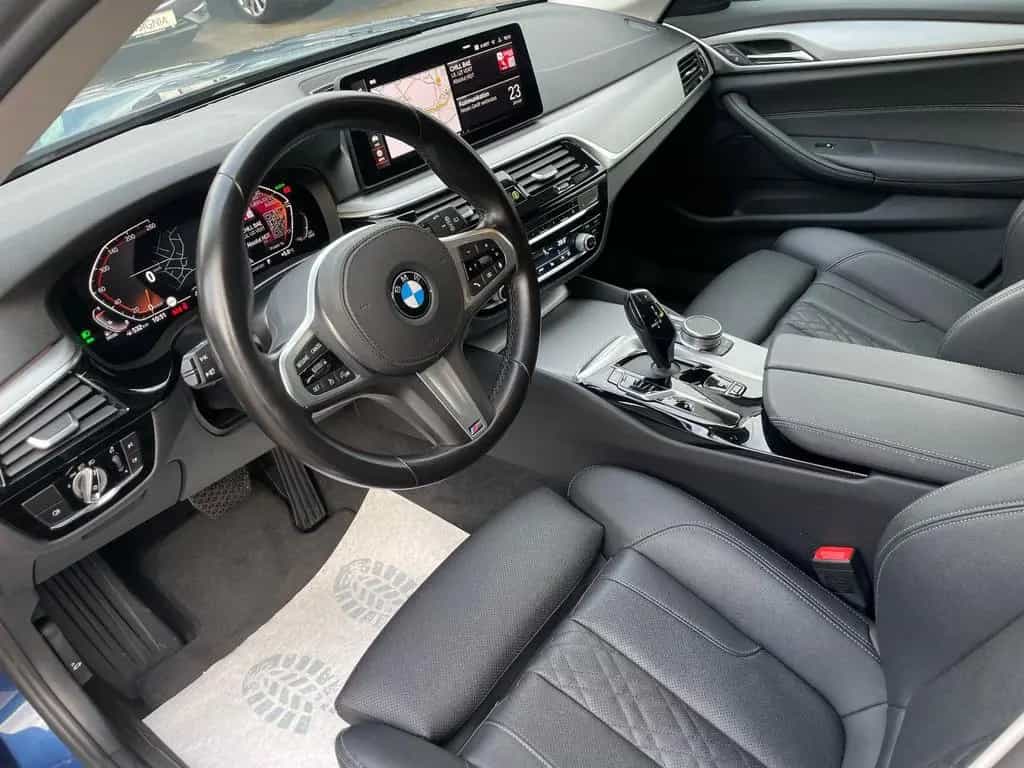 BMW 520 d Touring*S-HEFT*8xFACH*NAVI*LED*360°KAMERA* 11/2020-photo-12