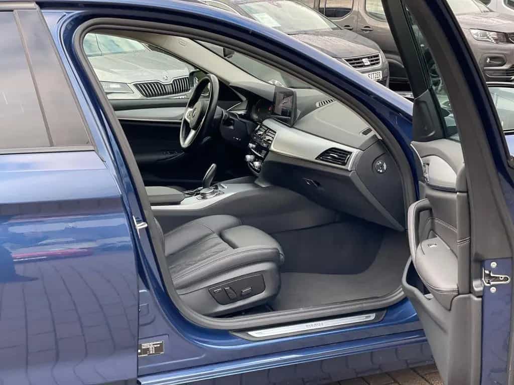 BMW 520 d Touring*S-HEFT*8xFACH*NAVI*LED*360°KAMERA* 11/2020-photo-17