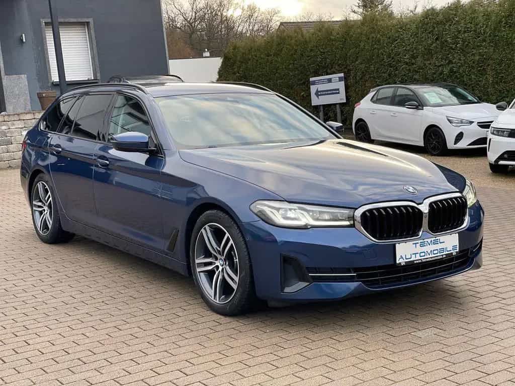 BMW 520 d Touring*S-HEFT*8xFACH*NAVI*LED*360°KAMERA* 11/2020-photo-2