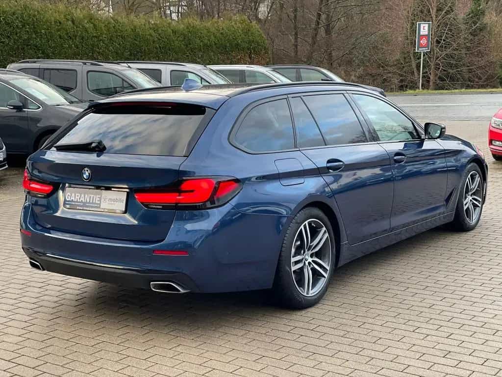 BMW 520 d Touring*S-HEFT*8xFACH*NAVI*LED*360°KAMERA* 11/2020-photo-4