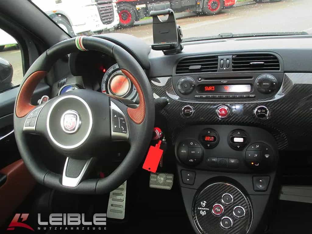 Abarth 695 Tributo Ferrari*45 of 99*Sammlerstück 04/2011-photo-15