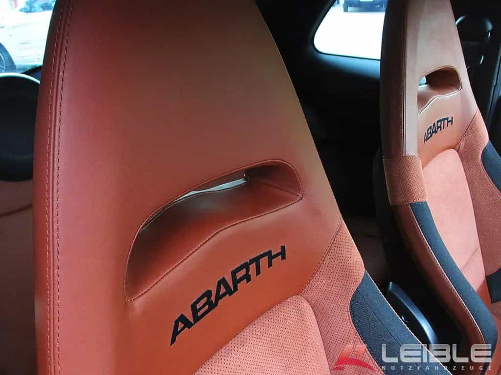 Abarth 695 Tributo Ferrari*45 of 99*Sammlerstück 04/2011-photo-8