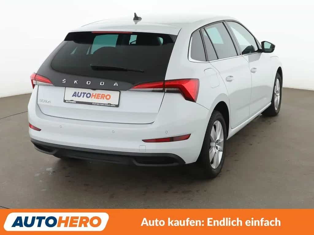 Skoda Scala 1.5 TSI ACT Style Aut.*CAM*PDC*SHZ*TEMPO* 05/2022-photo-3