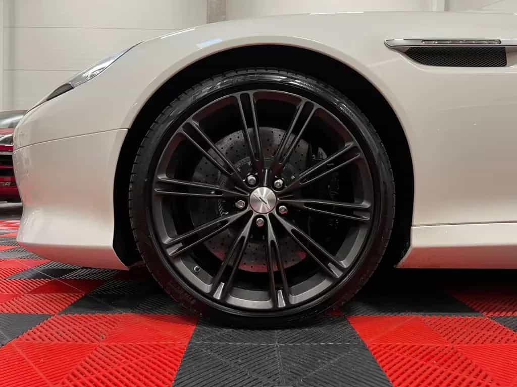 Aston Martin DB9 5.9 V12 *CARBON EDITION* 06/2015-photo-11