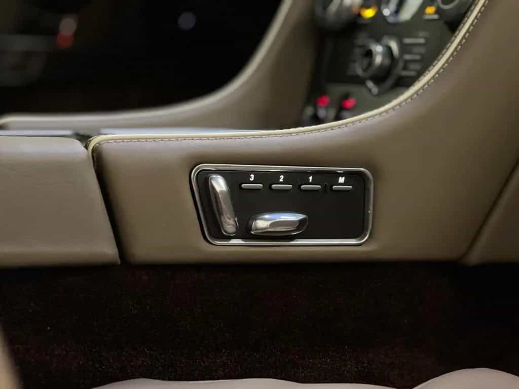 Aston Martin DB9 5.9 V12 *CARBON EDITION* 06/2015-photo-21