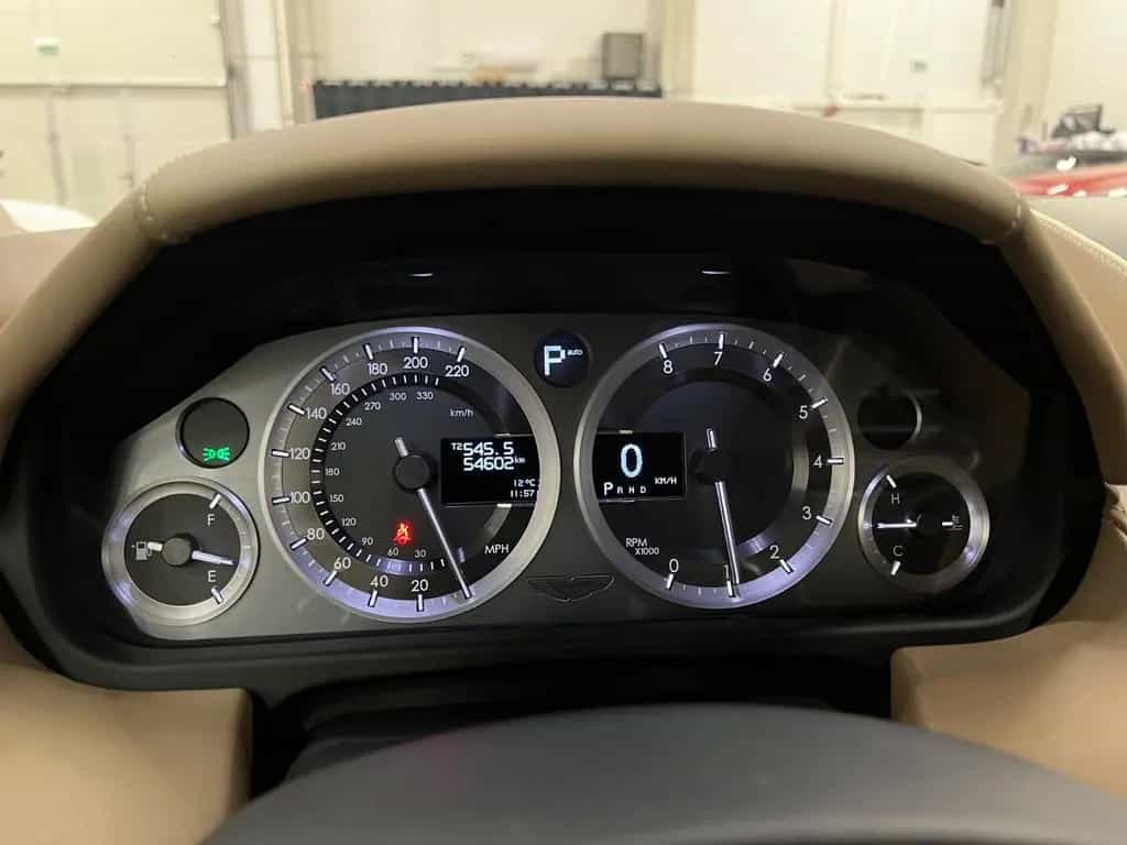 Aston Martin DB9 5.9 V12 *CARBON EDITION* 06/2015-photo-23