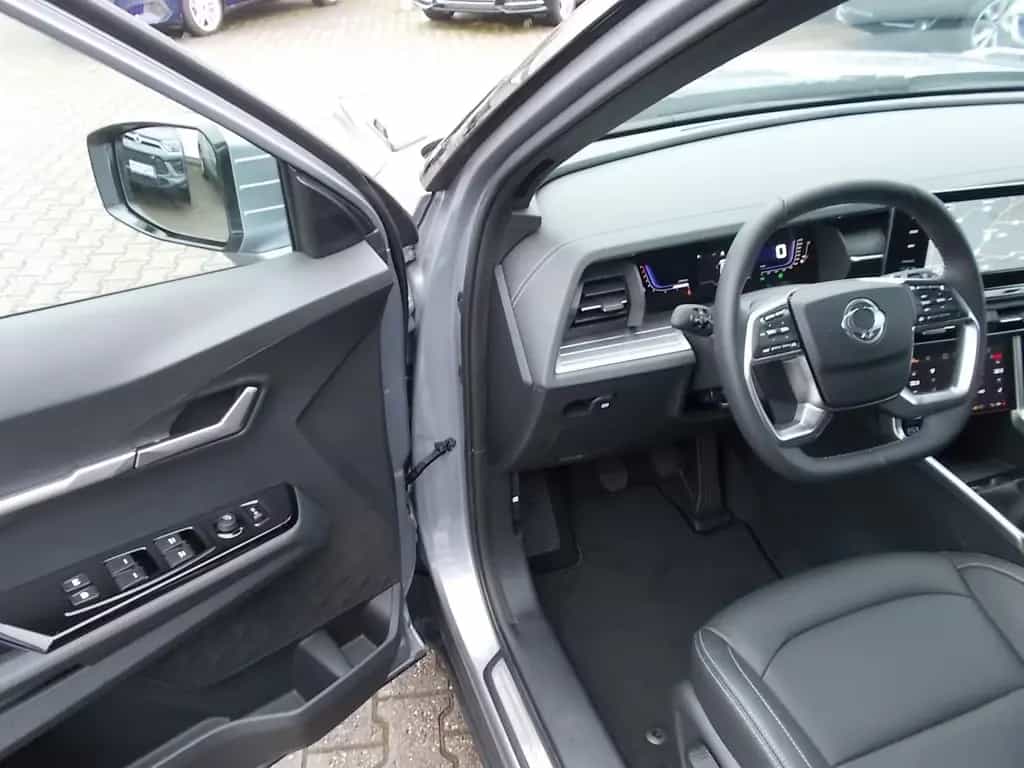 Ssangyong Torres Quartz, Alu18", Navi, Sitzheiz., Keyless 01/2025-photo-14