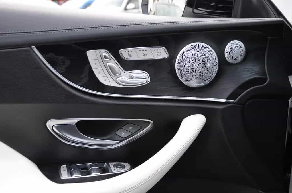 Mercedes-Benz E 450 4M Cabrio 9G AMG/NIGHT/HUD/360°/BURMESTER 08/2019-photo-42