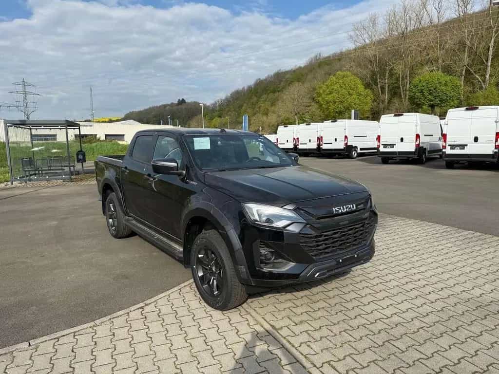 Isuzu D-Max Double Cab 4WD V-Cross AUTOMATIK null-photo-1