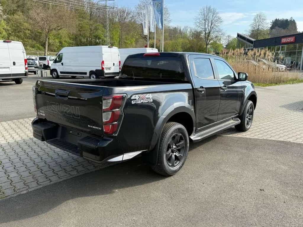 Isuzu D-Max Double Cab 4WD V-Cross AUTOMATIK null-photo-2