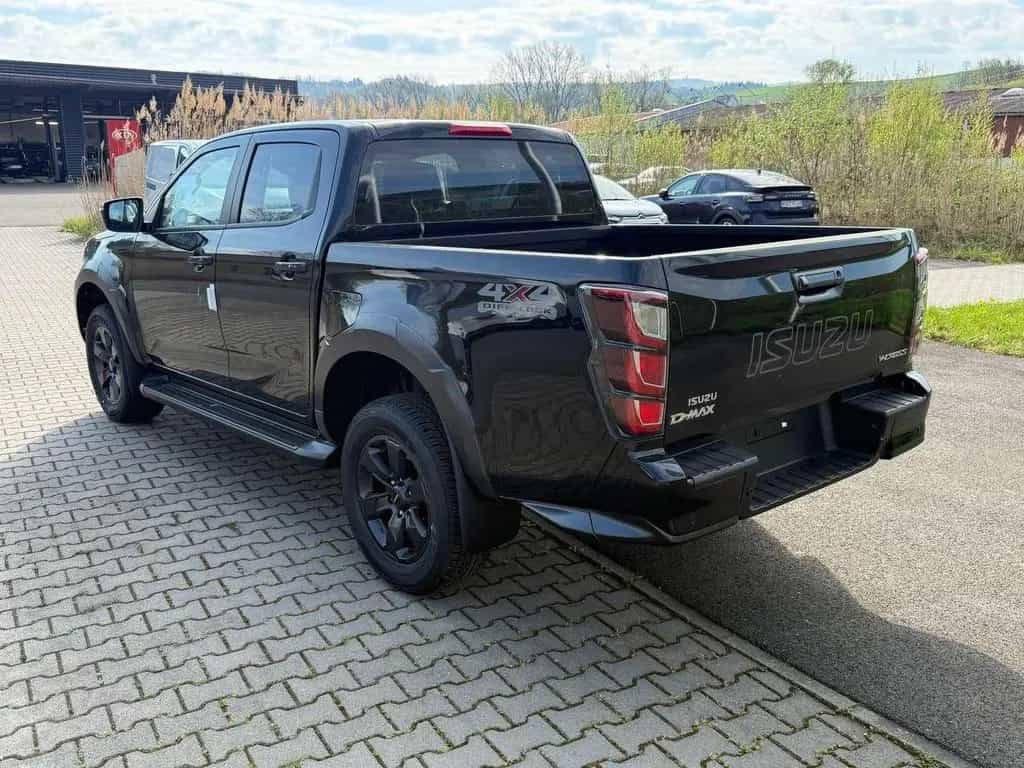 Isuzu D-Max Double Cab 4WD V-Cross AUTOMATIK null-photo-3