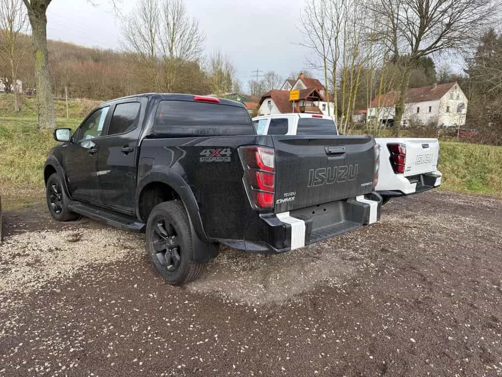 Isuzu D-Max Double Cab 4WD V-Cross AUTOMATIK null-photo-5