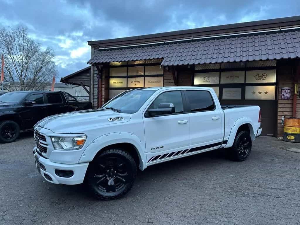 Dodge RAM 5,7 V8*AHK*NAVI*LED*LIFT*OFFROAD*SERVICE NEU 11/2020-photo-1