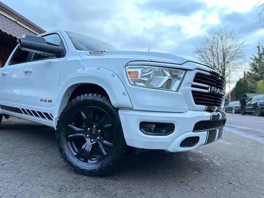 Dodge RAM 5,7 V8*AHK*NAVI*LED*LIFT*OFFROAD*SERVICE NEU 11/2020-photo-13