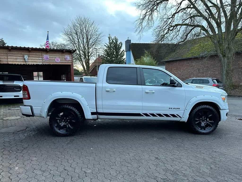 Dodge RAM 5,7 V8*AHK*NAVI*LED*LIFT*OFFROAD*SERVICE NEU 11/2020-photo-14