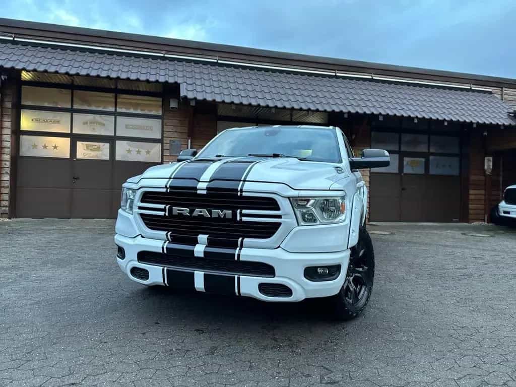 Dodge RAM 5,7 V8*AHK*NAVI*LED*LIFT*OFFROAD*SERVICE NEU 11/2020-photo-4