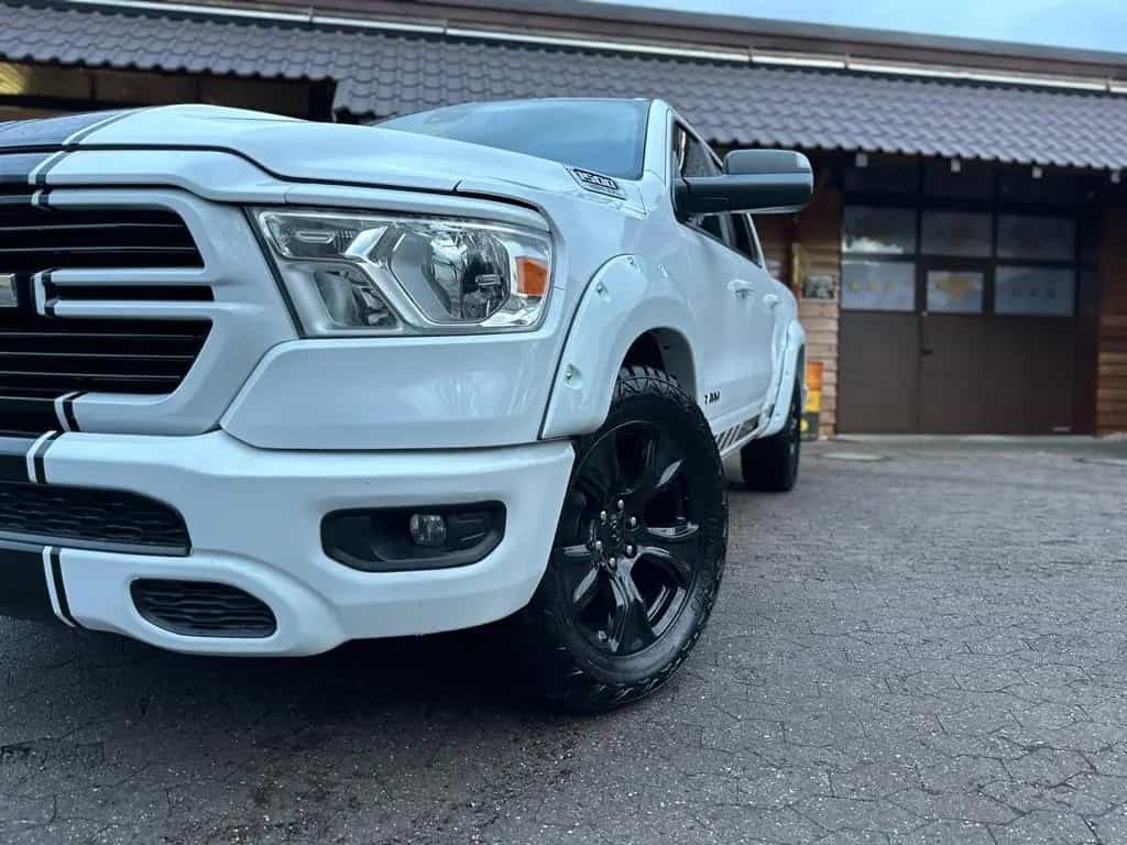 Dodge RAM 5,7 V8*AHK*NAVI*LED*LIFT*OFFROAD*SERVICE NEU 11/2020-photo-5