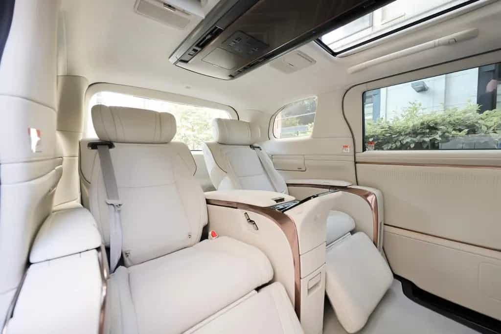 Lexus LM 350h Luxury AWD | 4-Sitzer null-photo-10
