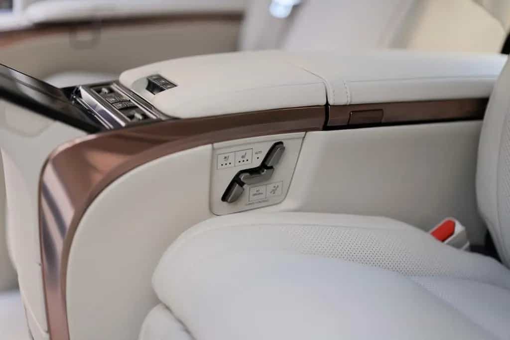 Lexus LM 350h Luxury AWD | 4-Sitzer null-photo-12