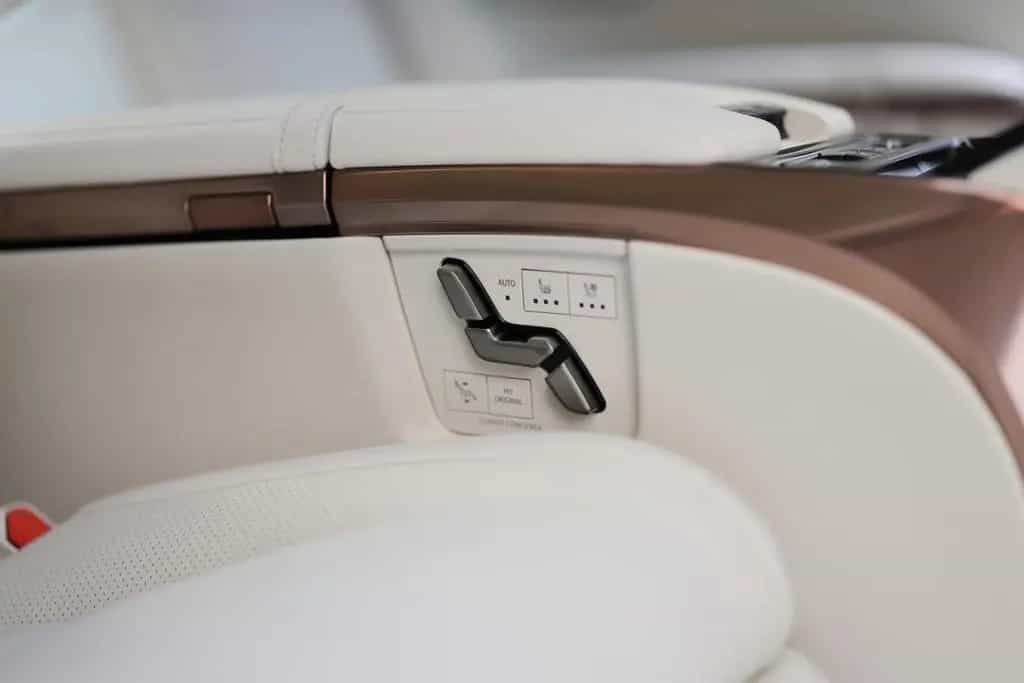 Lexus LM 350h Luxury AWD | 4-Sitzer null-photo-14
